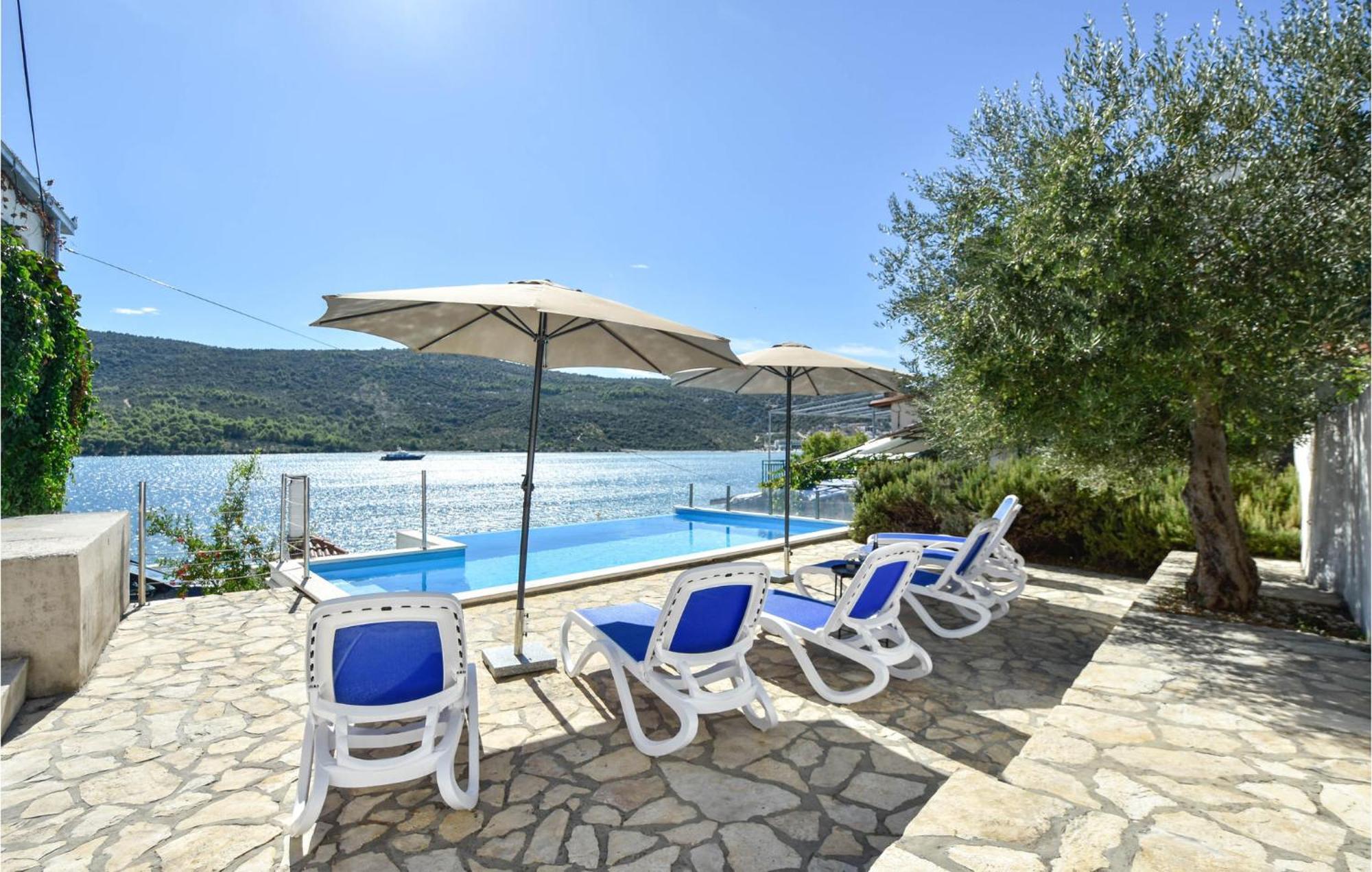 Nice Home In Poljica With House Sea View มารีนา ภายนอก รูปภาพ