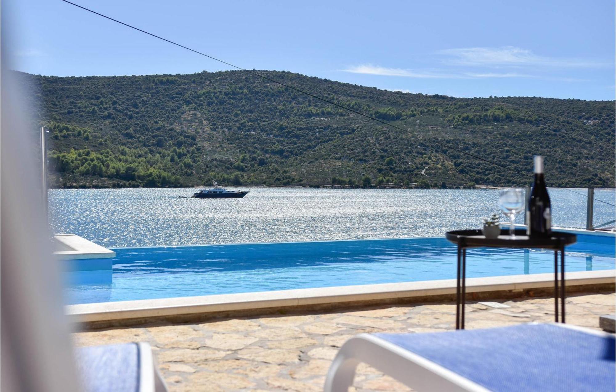 Nice Home In Poljica With House Sea View มารีนา ภายนอก รูปภาพ